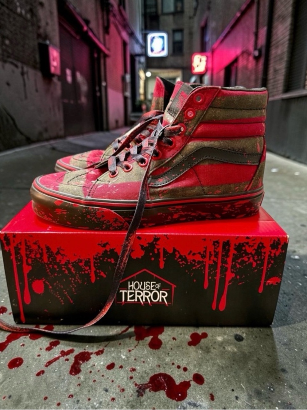 Vans “Nightmare on Elm Street” High-Top Sneakers with blood splatters! New! - Picture 3 of 13